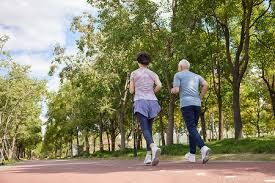 德州游骑兵队总比分 4-1 击败响尾蛇，建队 63 年来首度捧起世界大赛冠军