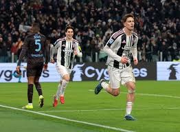 2021 赛季：大谷翔平在全明星赛前已击出 33 支本垒打，位居大联盟第一