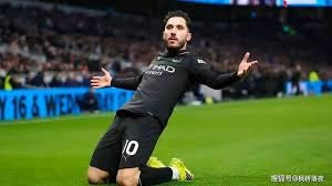 德扑锦标赛：解析“深筹码（Deepstack）”局中同花连张的翻倍潜力。（德扑锦标赛：深筹码局同花连张的翻倍潜力解读）